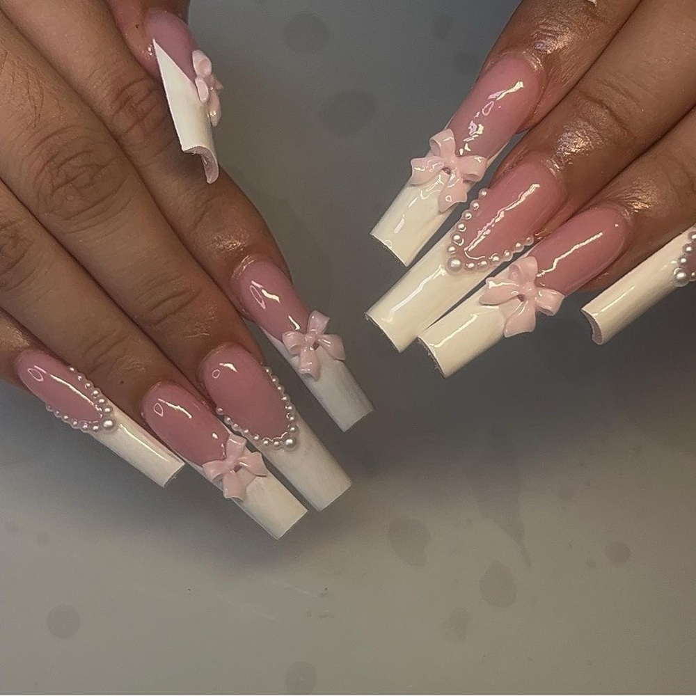 Pretty pink nails presson